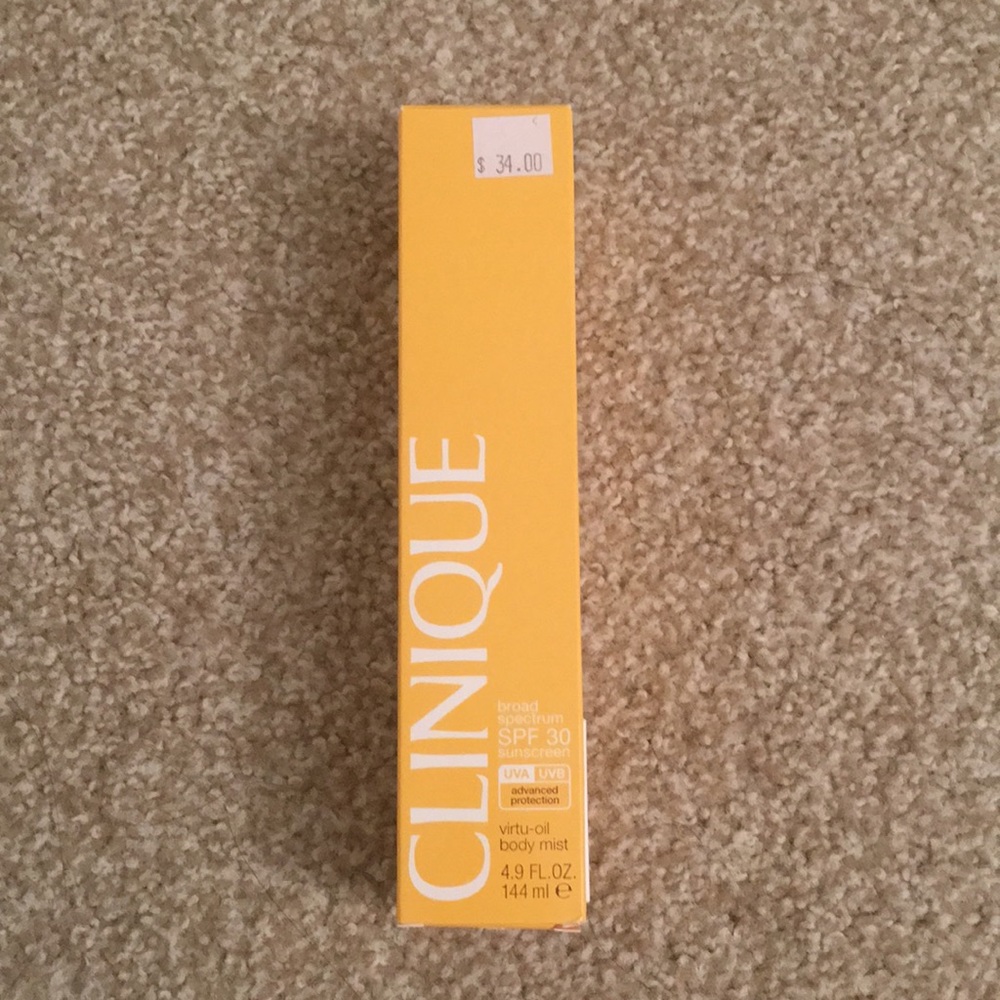 Clinique sunscreen spray SPF 30